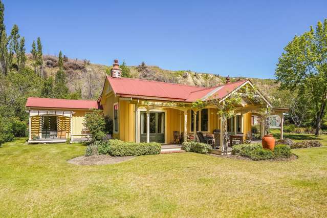 697 Leader Road East Parnassus_1