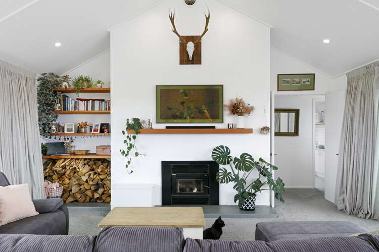 48 Edge Hill Acacia Bay_14