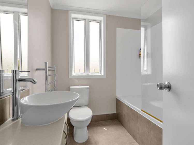 1 Manawatere Way Flat Bush_10