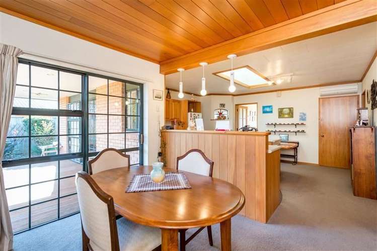 55 Olympus Way Richmond_6