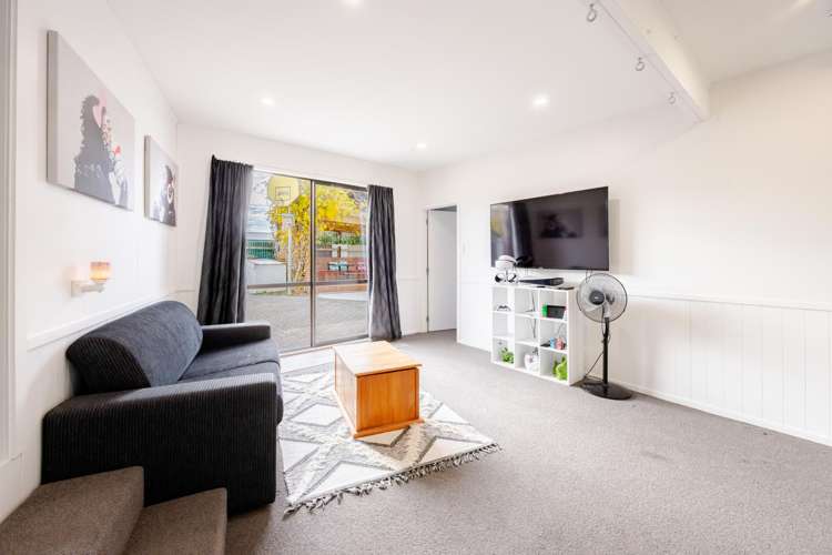 402 Park Road South Akina_14