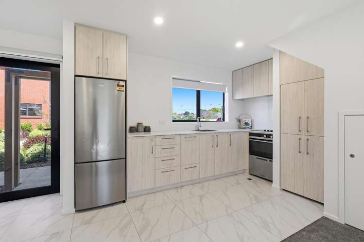 2/6 Matata Place_3