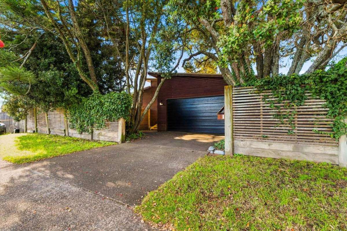 11A Lodge Avenue_5