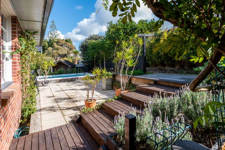 10 Glenfern Road Mellons Bay_19