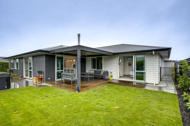 6 Meech Way Frimley_15