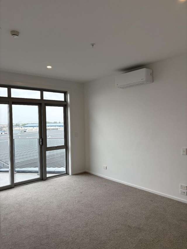 402/4 Reads Quay 1052_3