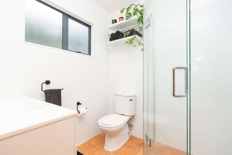 112j Lake Road Frankton_8