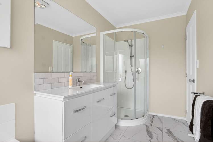 23 Raabia Close, Parakai Helensville_28