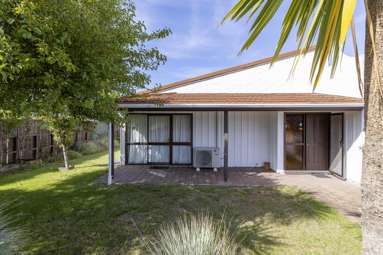 Units 1-4, 121 Te Heuheu Street_4