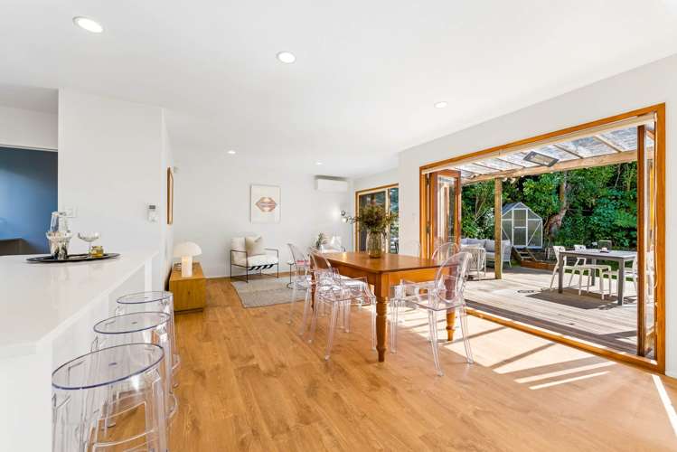 4 Puketutu Rise Hillsborough_28
