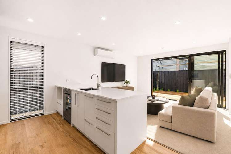 2 & 3/10 Sydney Street_5