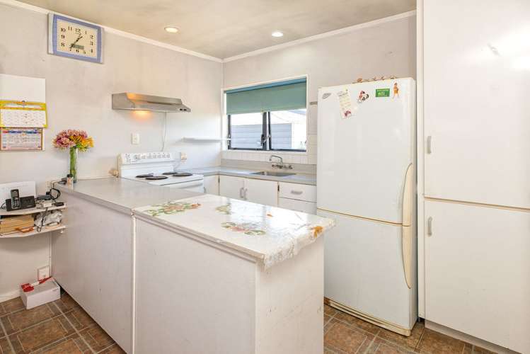 39 Barneys Farm Road Clendon Park_3