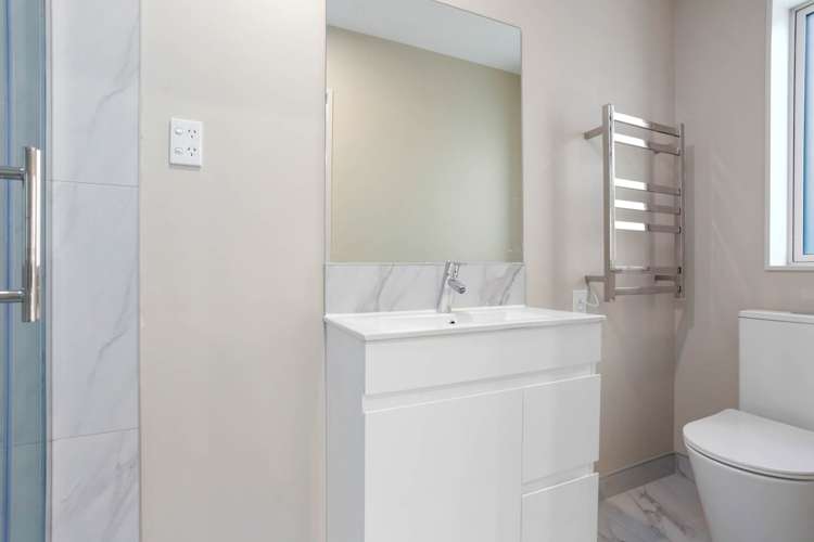 10a Roberts Road Te Atatu South_6