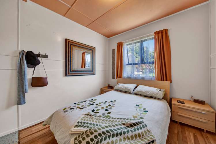 17 Tongaporutu Road Tongaporutu_9