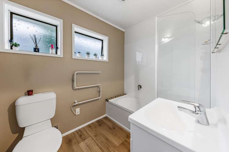 2/18 Simon Ellice Drive Bayview_19