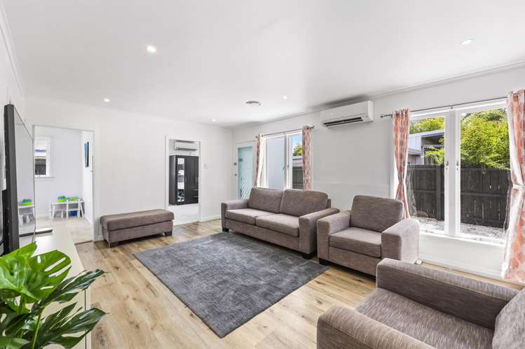 2/176 Henderson Valley Road Henderson Valley_3