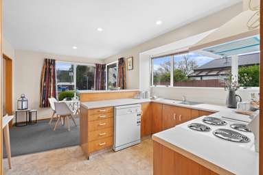 2/35 Peverel Street_3