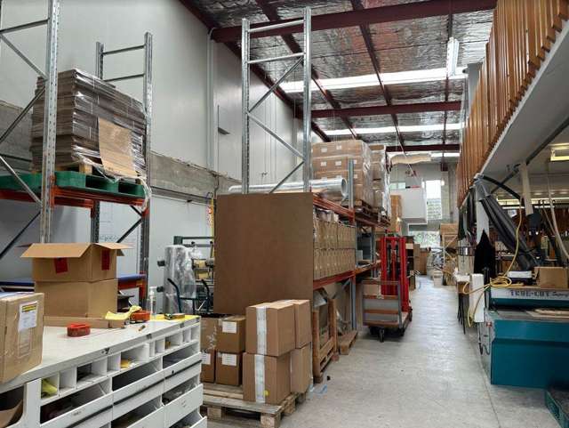 2/5 Argus Place Wairau Valley_2