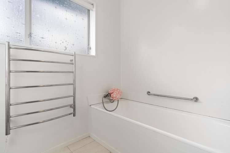 2/17 Poinsettia Place Henderson_10