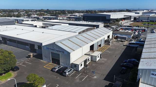 795sqm Heavy Industry with 5T Gantry - No Office