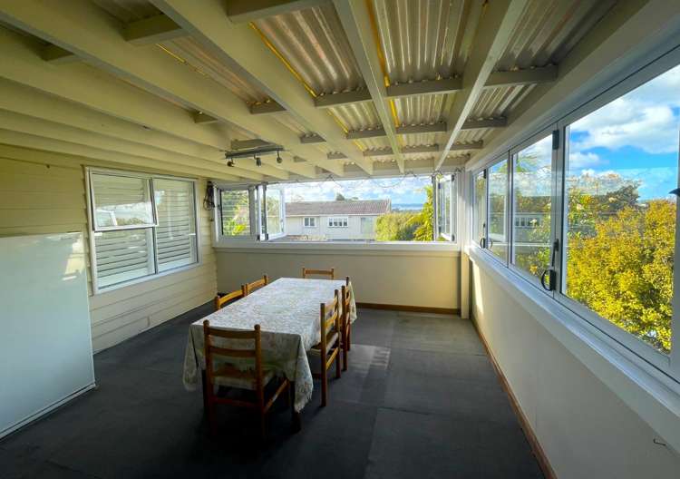 8 Divich Avenue Te Atatu South_17