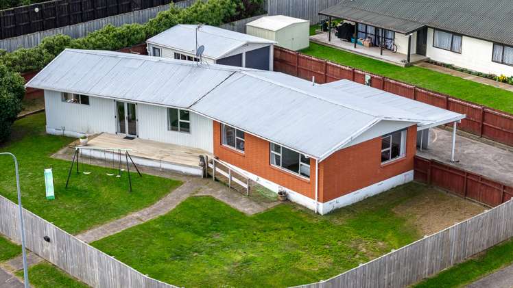 15 Poaka Avenue Dinsdale_25