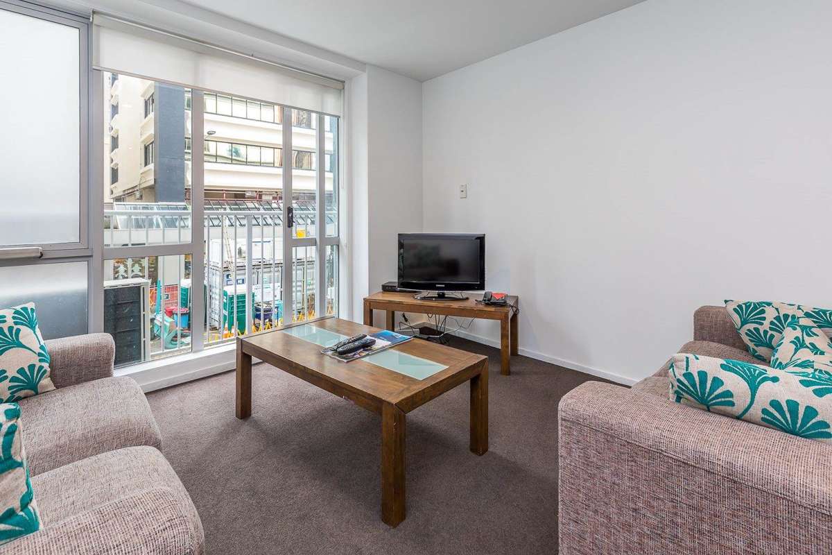 202/74 Albert Street_3