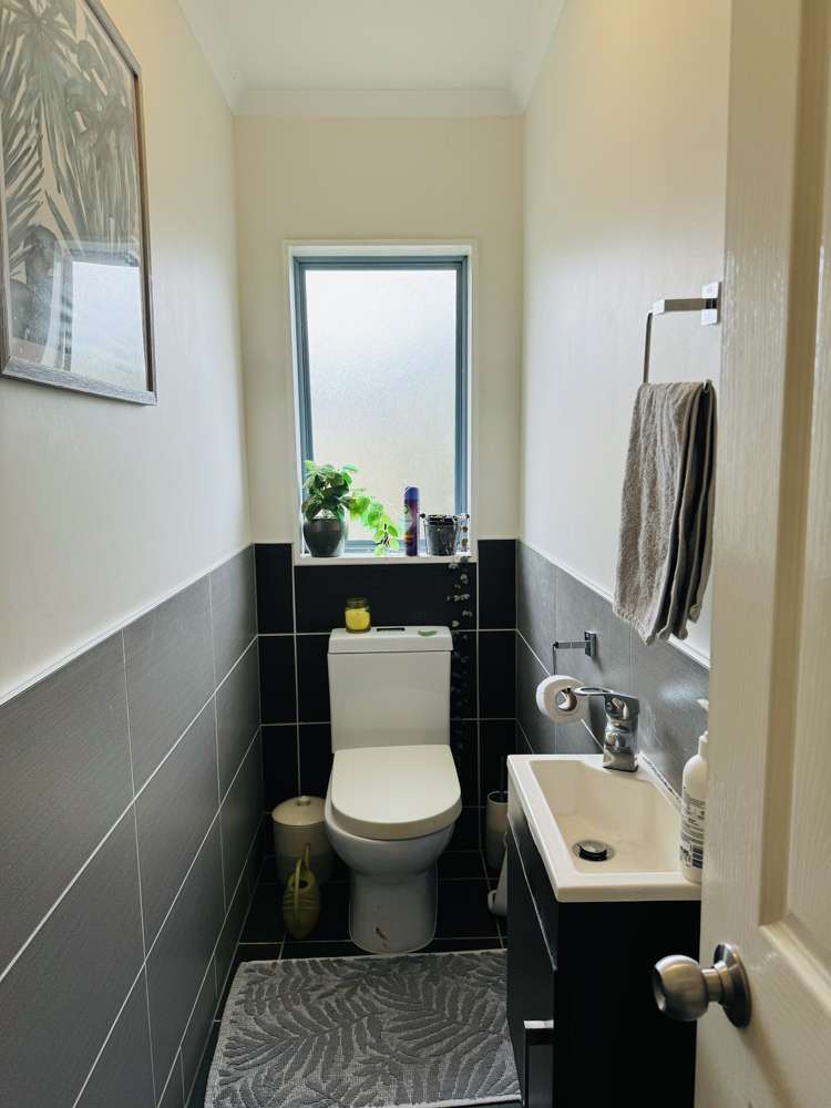 2/17 Queen Street Papakura_13