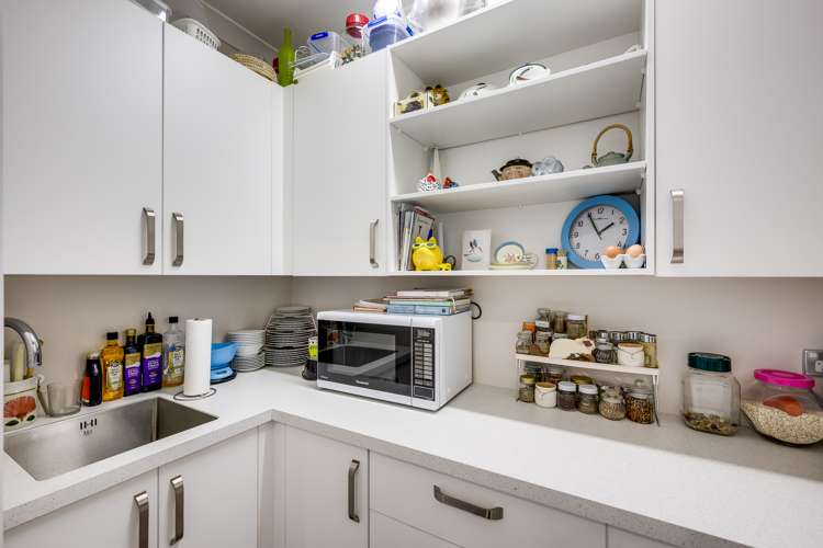 6 Drake Crescent Awatoto_5