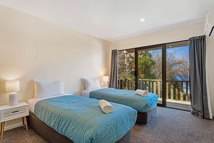 17b Cameron Place Fernhill/Sunshine Bay_12