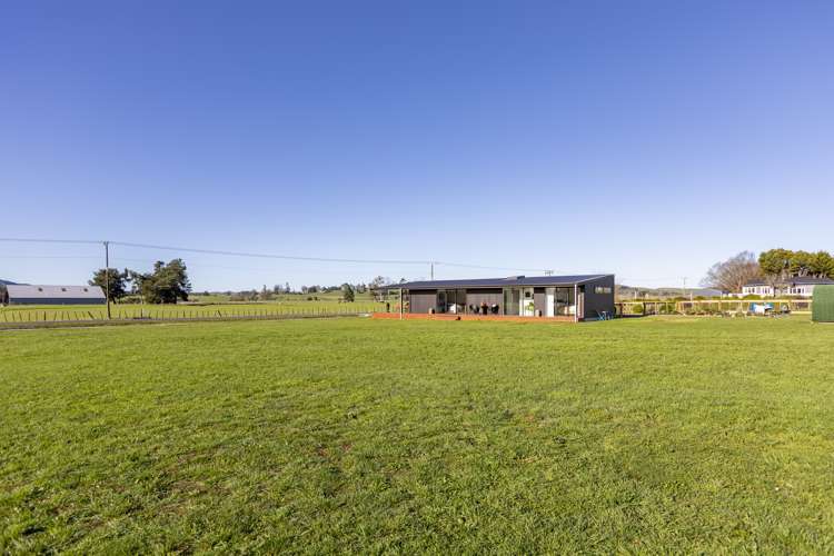 20 White Road Otane_18