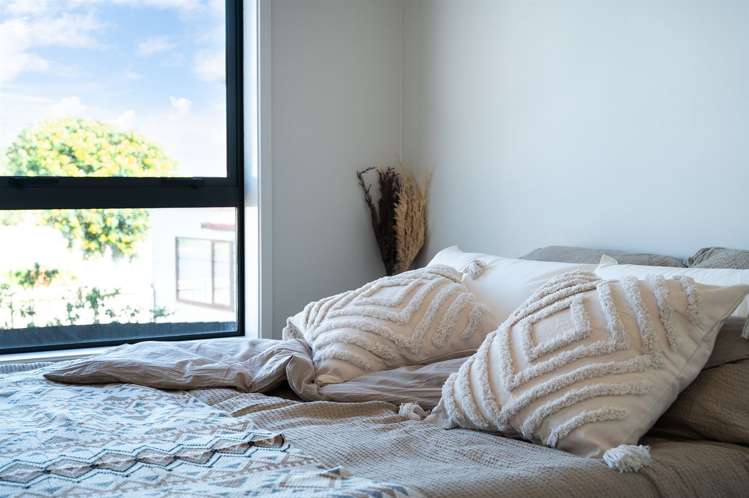 8/11 Scanlen Terrace Kelston_9