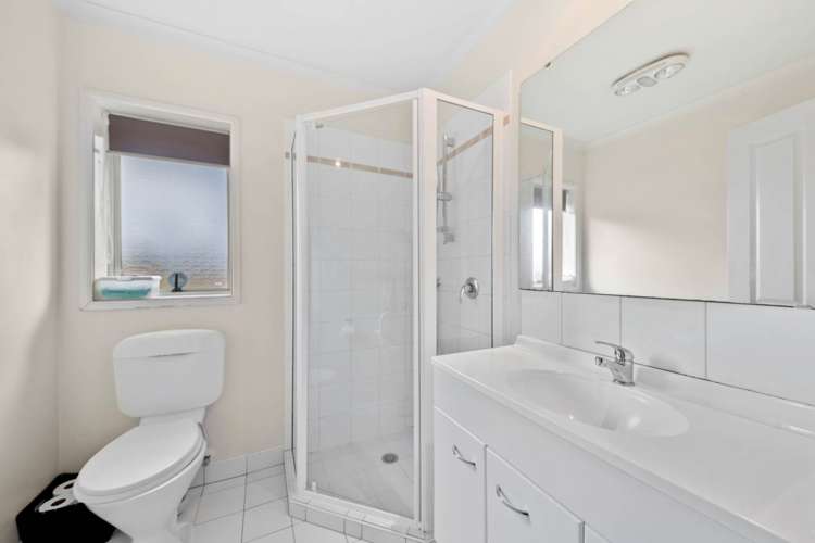 8 Derryveagh Lane Manurewa_15