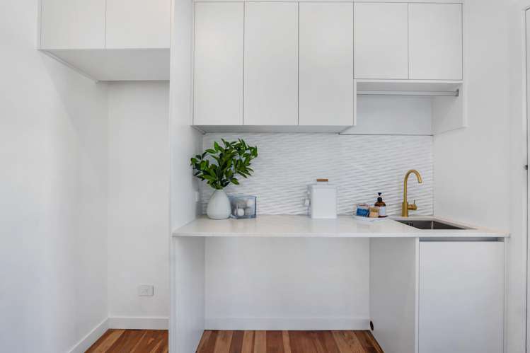 1/229 Glenfield Road_5