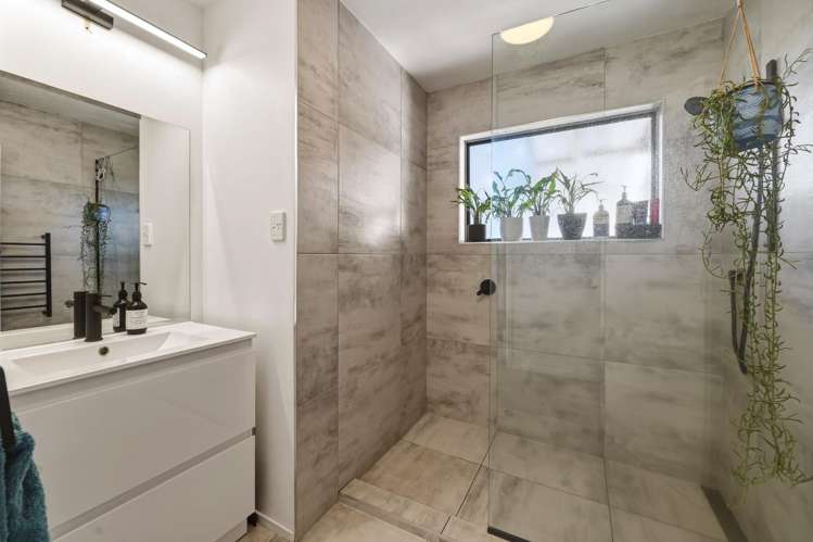 11 Browning Crescent Owhata_13