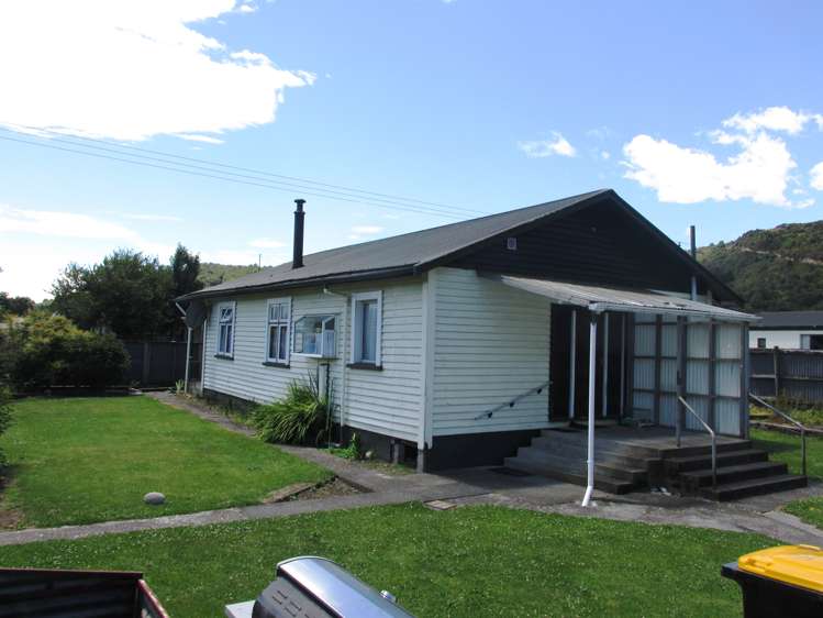 65 Shiel Street Reefton_13