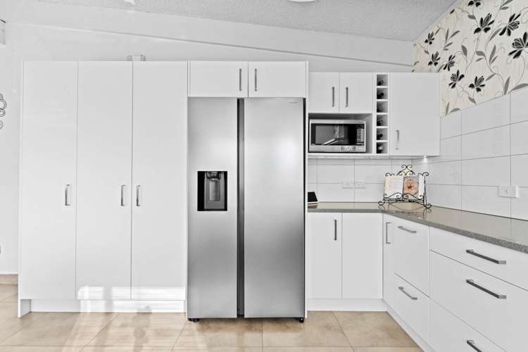 39 Willerton Avenue New Lynn_12