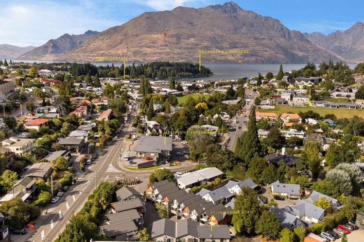 11/70 Robins Road Queenstown_1