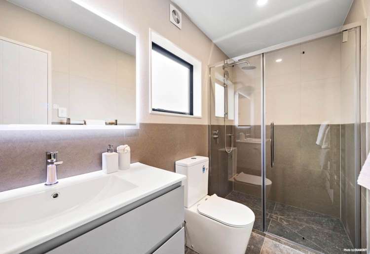 11D Rene Place Sunnyhills_12