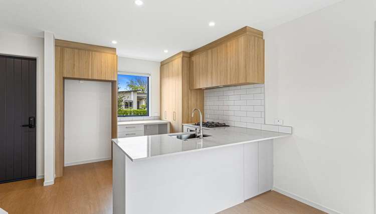 3 Paraone Crescent Takanini_10