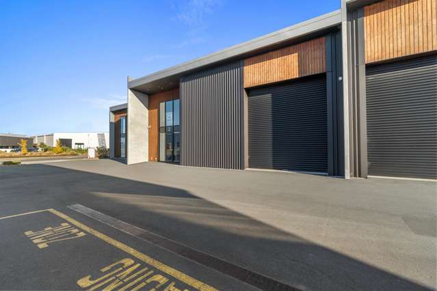 Modern, practical industrial premises
