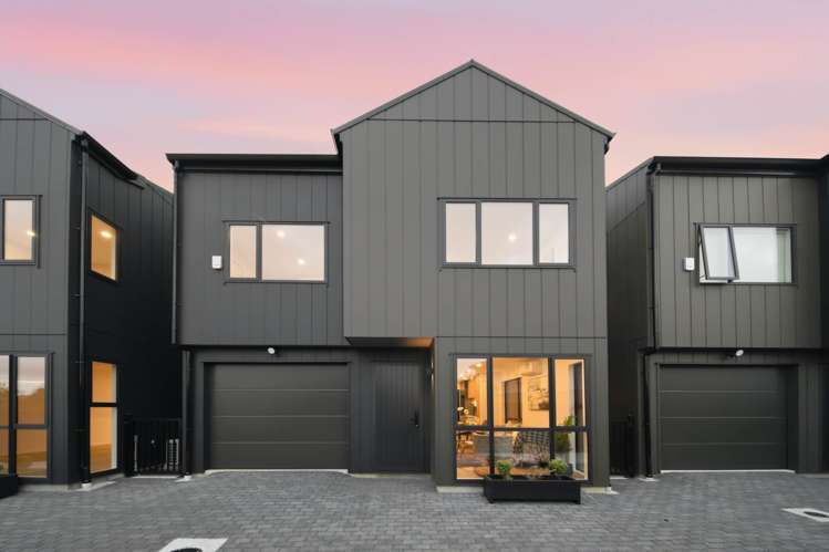 3B & 3C Towra Place Botany Downs_39