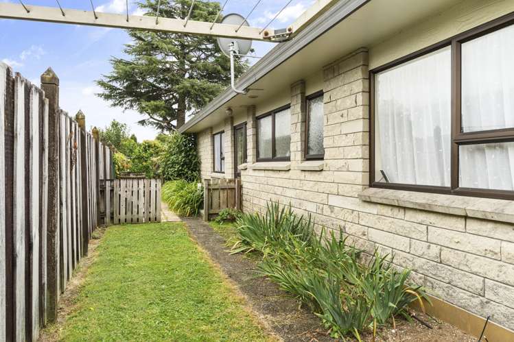 14 Conrad Place Leamington_13