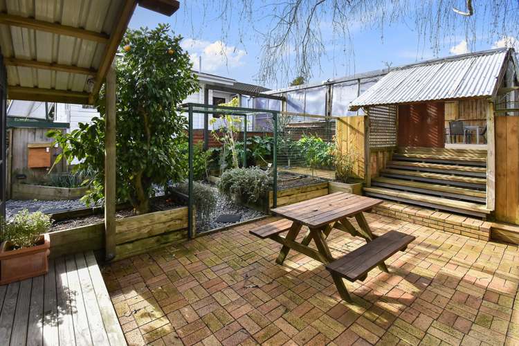 7 Deodar Place Totara Heights_14