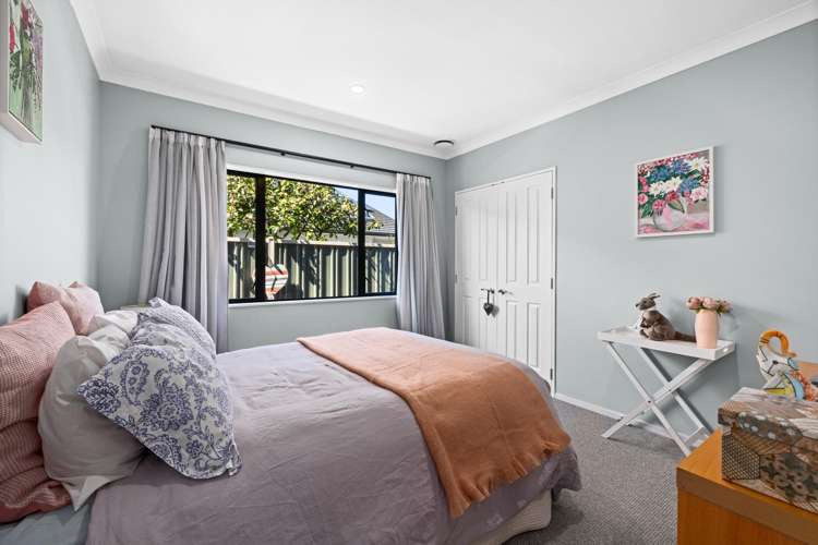 18 Delta Mews Place Clive_18
