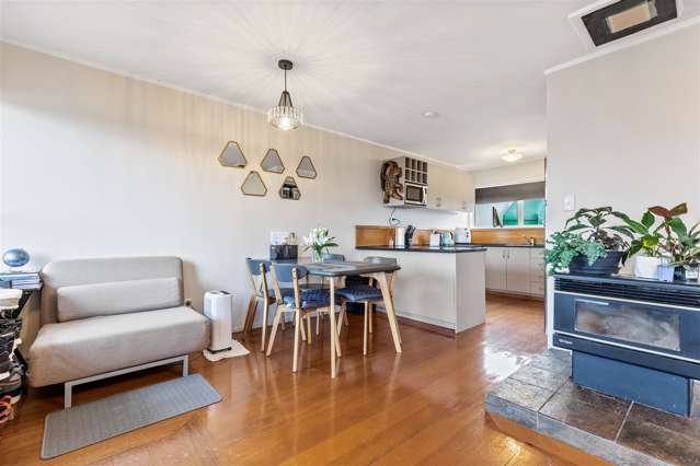 2/2 Flagstaff Place Massey_2