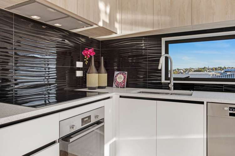 Lot 6/15 Locket Road Glenfield_10