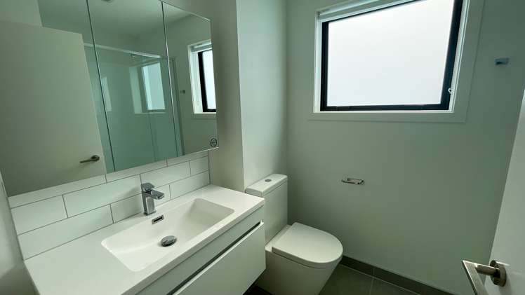 13/5 Brandon Road Glen Eden_1