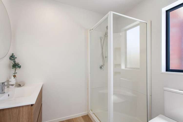 586 Madras Street Saint Albans_8