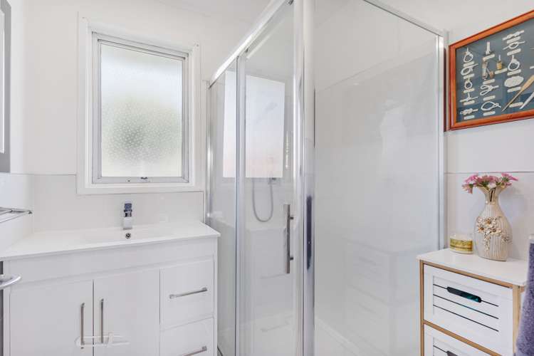 16 Awakino Place Manurewa_8